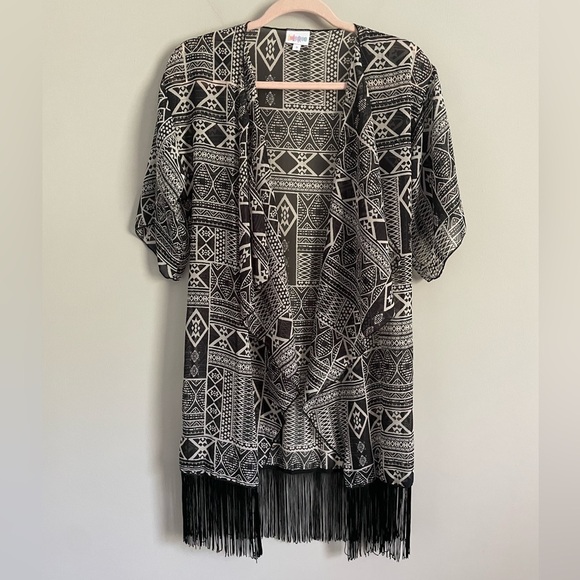 Lularoe Black and White Geometric Monroe Kimono with Black Fringe - Picture 4 of 11